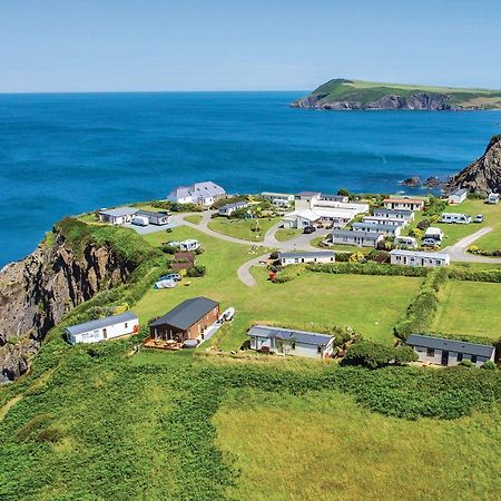 Fishguard Bay Resort Llanllawer Esterno foto