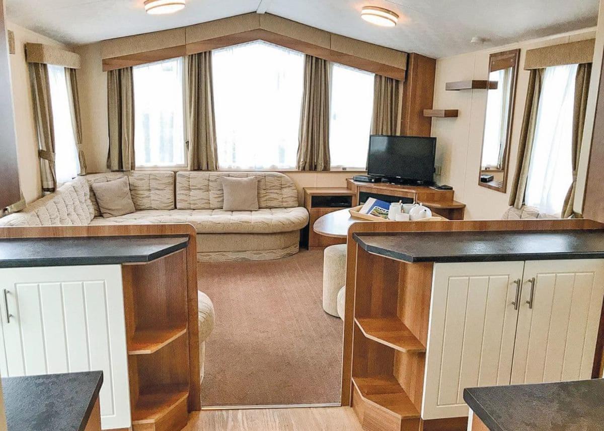 Fishguard Bay Resort Llanllawer Esterno foto