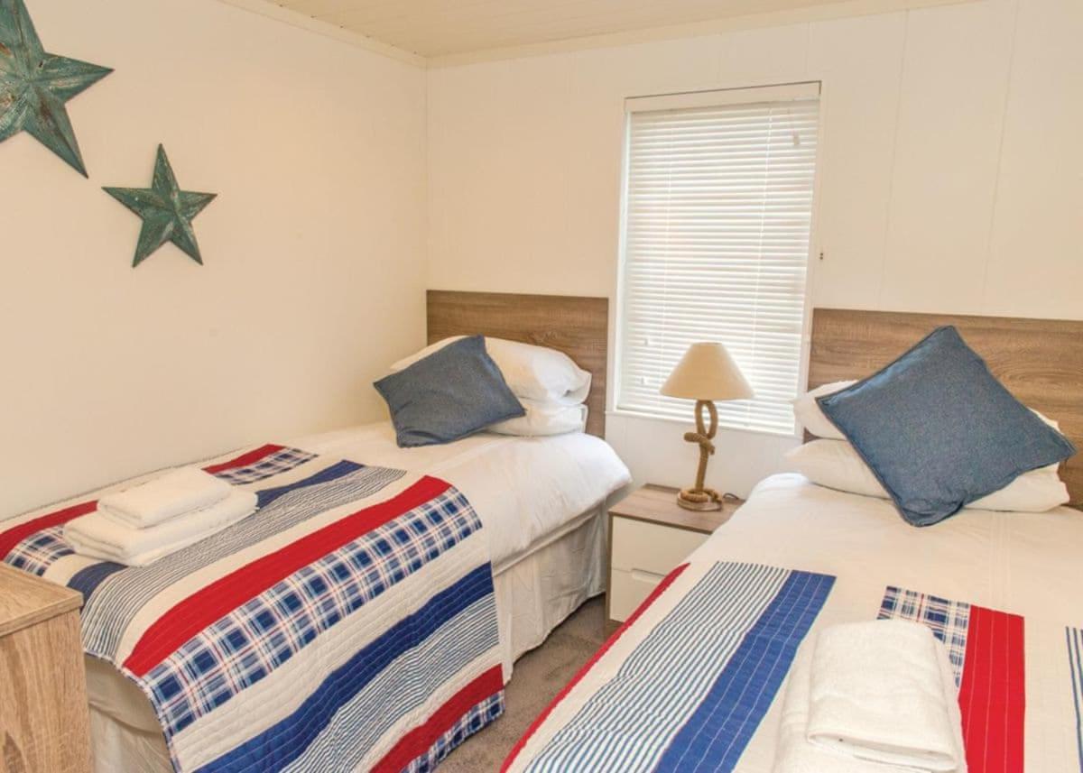 Fishguard Bay Resort Llanllawer Esterno foto